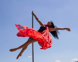 VINYL POLE DANCE Studio - Винница, Stretching, Фитнес, Aerial hoop, Aerial silks, Fly-stretching, Pole dance, Тверк